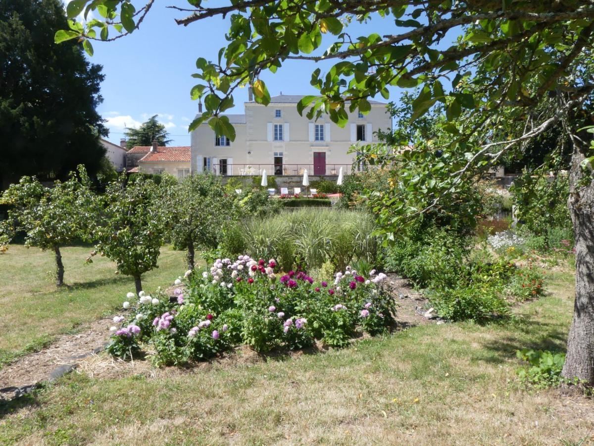 Les Jardins De Xanton Hotel ภายนอก รูปภาพ